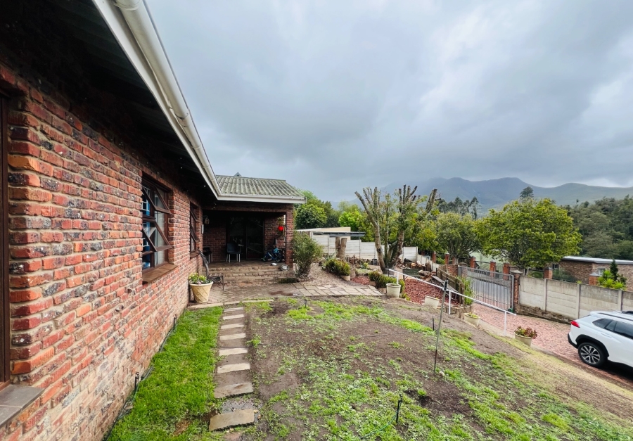 4 Bedroom Property for Sale in Twee Rivieren Western Cape